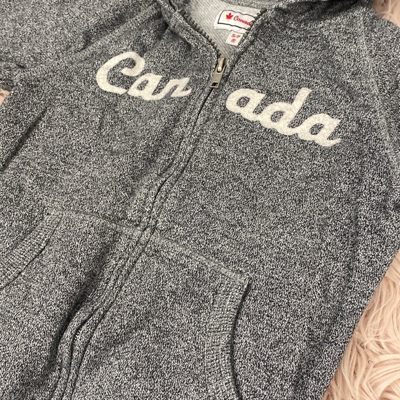 Canada Sweater - Picture 3 of 3